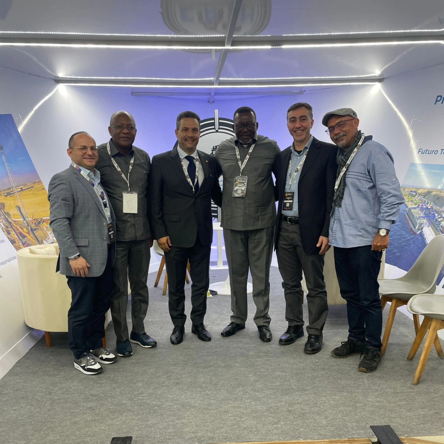 Representantes reunidos na FILDA